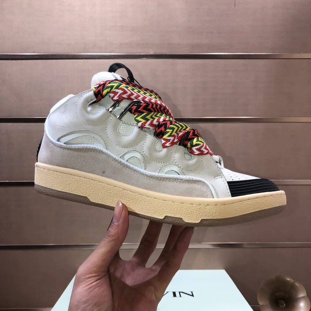 Men's men's shoes💰820💰[LANVIN] The latest lace-up fashionable casual couple sneakers, high-quality CLAY couple series‼ ️ The latest trendy products of the season 🌈Many bloggers have planted grass and purchased the original open-mold customization. The upper and outsole are sewn with mark threads without edge sealing. A variety of material splicing combination design. Very versatile for fashionable and casual wear. Comfortable on the feet. Self-recommended. Upper cowhide + cow suede + breathable mesh lining. Foot-padding cowhide. Exclusive original open-mold clear logo rubber outsole ⚠️Couple standard size 36-40 for women and 38-44 for men.